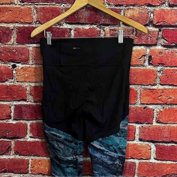 Lululemon leggings size 8 - Picture 2 of 9